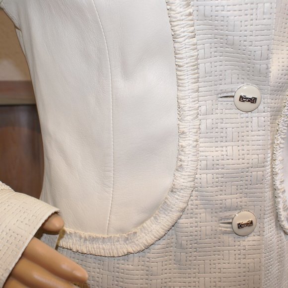 Authentic St John White Leather Suit - Picture 13 of 16